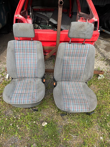 VW Golf mk2 4-ovisen hyvät penkit