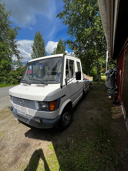 Mercedes-Benz 310D Avolava
