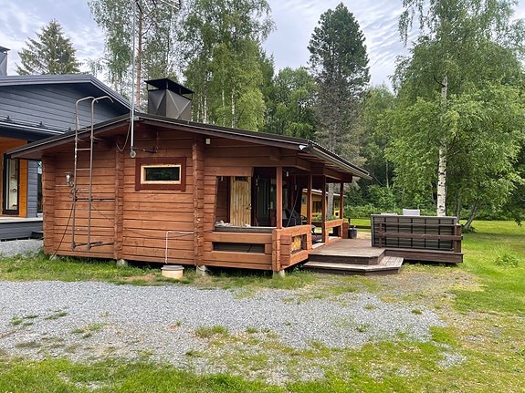 Hirsimökki siirrettäväksi/purettavaksi