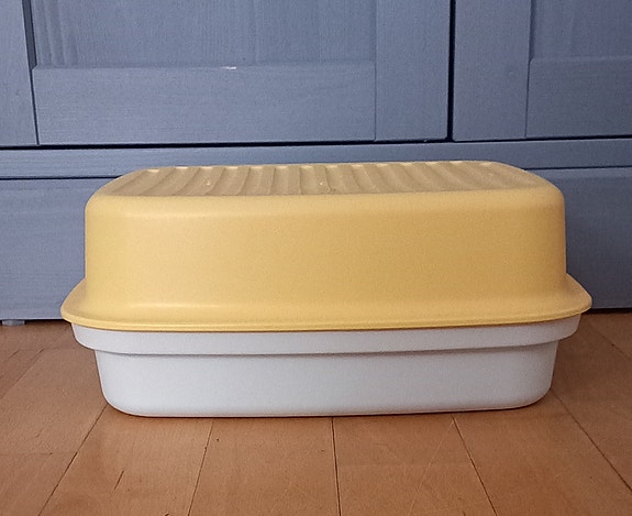 Tupperware iso säilytyslaatikko