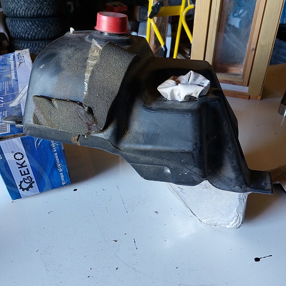 Polaris sportsman tankki