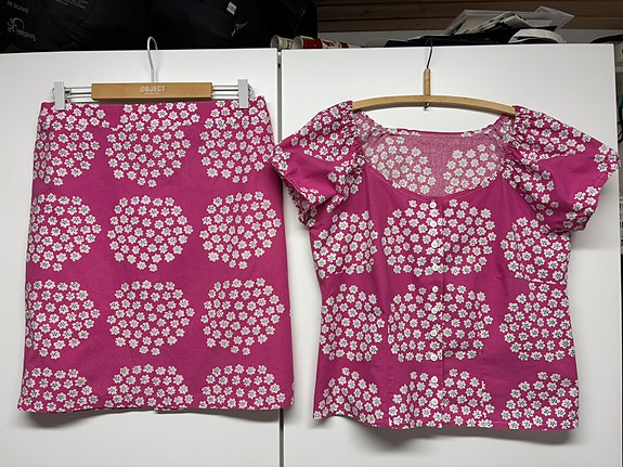 Marimekko puketti -kankainen hame ja paita