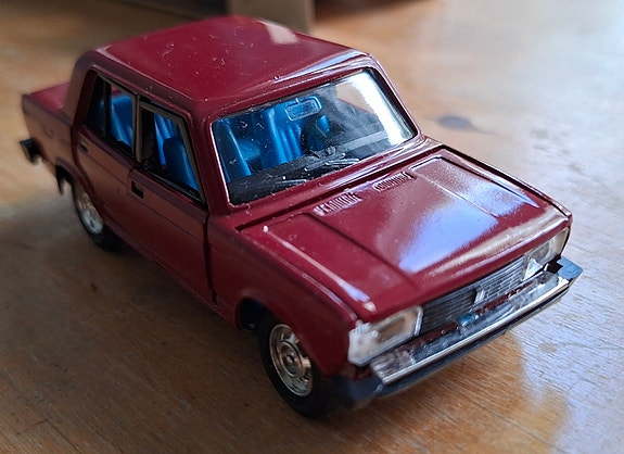 Lada VAZ-2105 pienoismalli