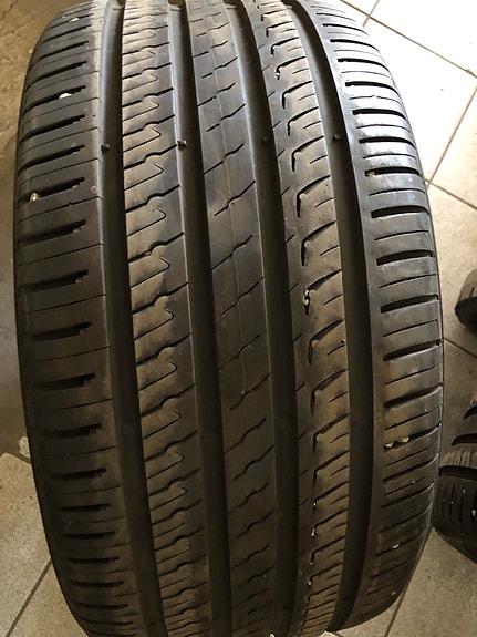 Barum Bravuris 5HM kesärenkaat 295/35 R21
