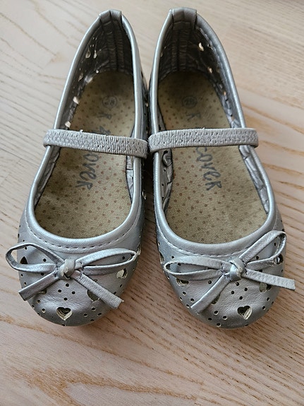 Juhlakengät koko 28