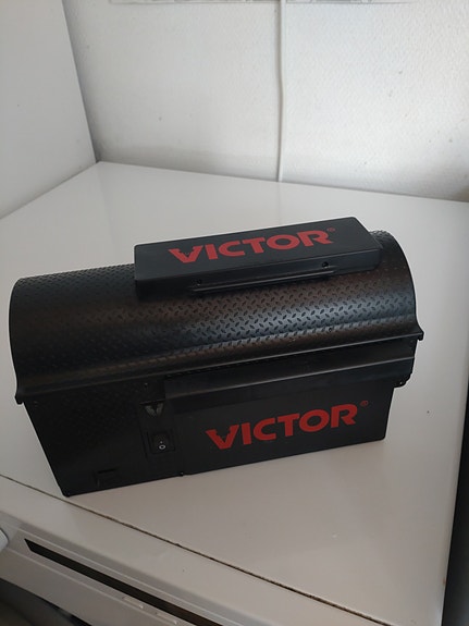 Victor M260 sähköinen hiirenloukku – lähes uusi