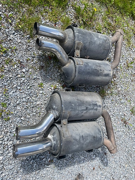 BMW E39 1997-2003 - M5 V8 Exhaust Muffler oem genuine