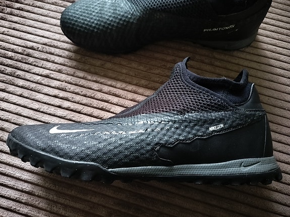 Nike Phantom turf jalkapallokenkä 40,5