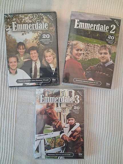 Emmerdale 1–3 DVD-boksit
