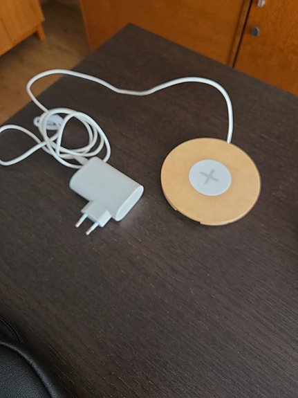 IKEA NORDMÄRKE langaton Qi-laturi / puhelimen latausalusta
