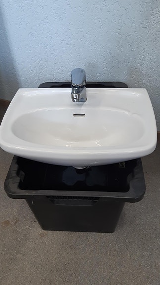 Kylpyhuoneen/WC:n keraaminen IDO pesuallas