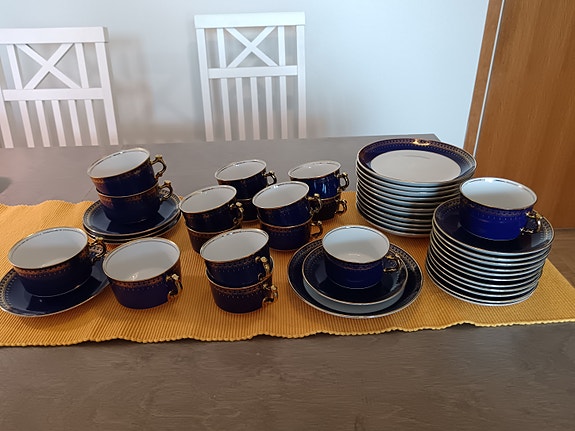 12 hengen kahviastiasto