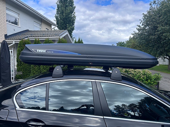 Thule Pacific 700 suksiboksi vuokralle – tilava & helppo kiinnitys