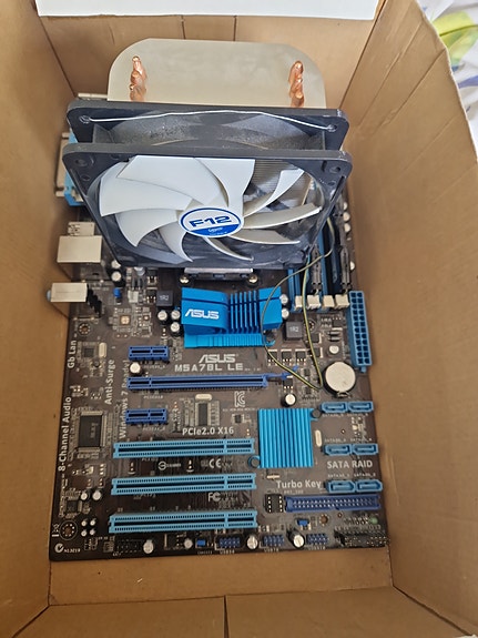 amd am3+ asus m5a78l le emolevy, Fx8350 prosessori ja 16gb ddr3 1883mhz muistia