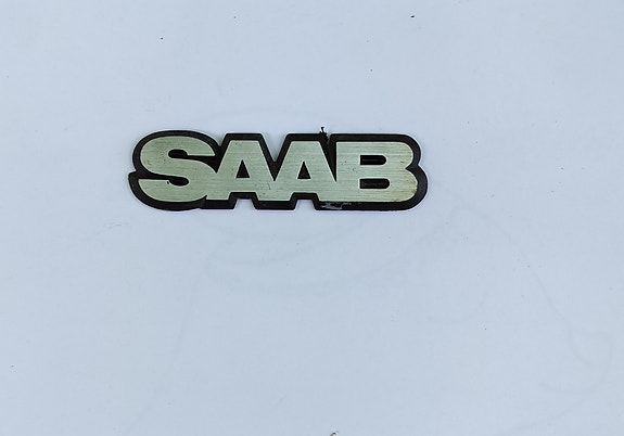 Saab logo merkki autoon