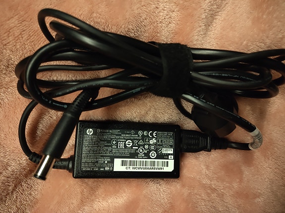 HP kannettavan laturi 45W