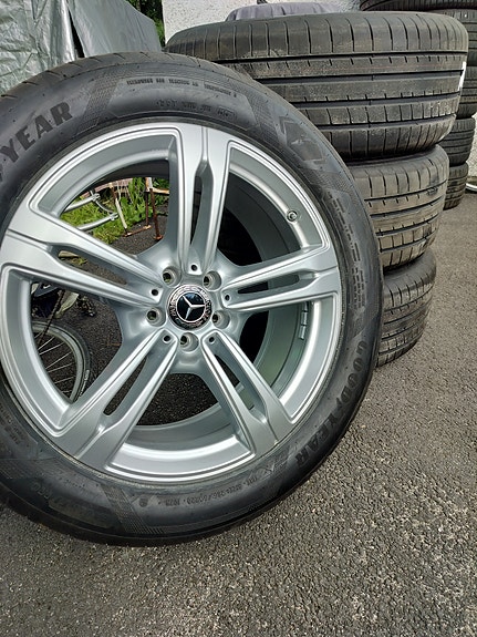 Uudet 20" Mercedes EQS SUV kesärenkaat vanteilla