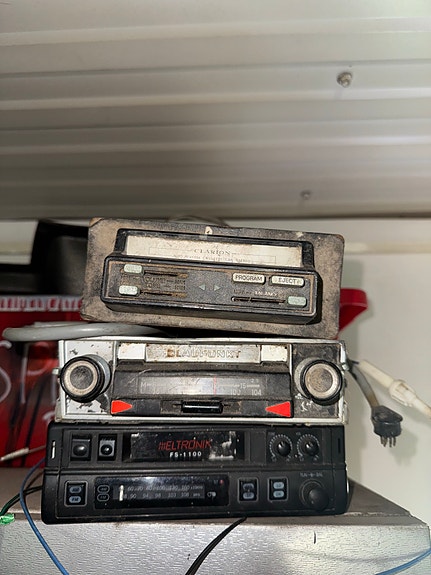 Blaupunkt ja muut vanhat autoradiot kasettisoittimella