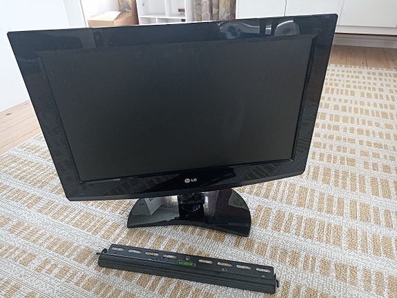 LG LED-televisio 26" musta