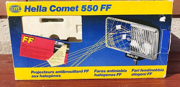 Auton sumuvalot 2 kpl halogeeni Hella Comet 550FF