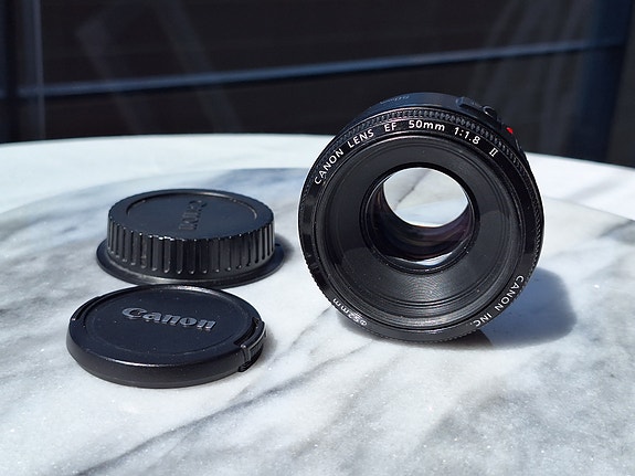 Canon EF 50mm f/1.8 II objektiivi