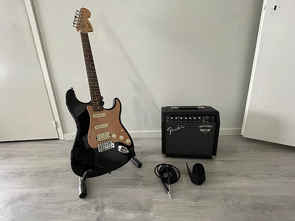 Squier by fender stratocaster + vahvistin