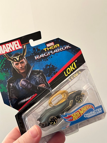 Hot Wheels Marvel Thor Ragnarok Loki -pienoauto