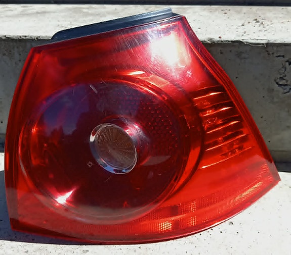 VW GOLF V oikea takavalo vm 2004-2008
