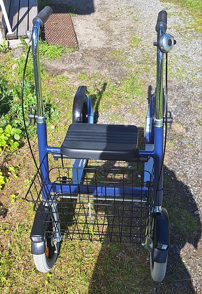 Hyväkuntoinen Esla rollaattori