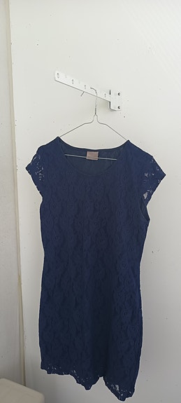 Vero moda pitsimekko sininen XL
