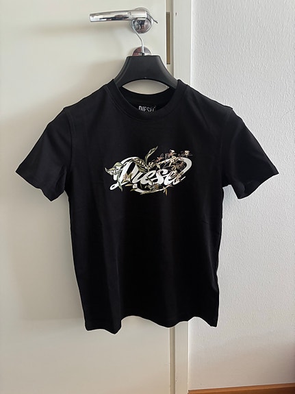 Naisten Diesel t-paita