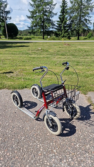 Tuplapotku potkupyörä