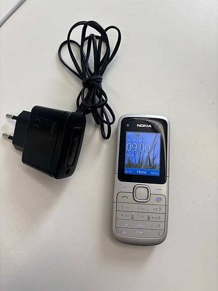 Nokia c1-01 puhelin
