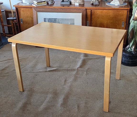Artek 81B pöytä – Alvar Aalto