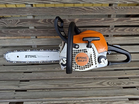 Moottorisaha Stihl MS211