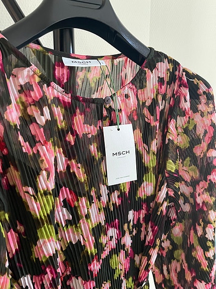 MSCH Copenhagen pliseerattu mekko L