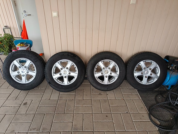 16" C kesärenkaat 5x160 Transit alumiinivanteilla