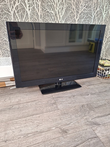 LG LCD-televisio 32"