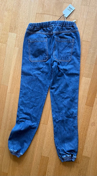 Käyttämättömät Hundred pieces -farkut, 16Y