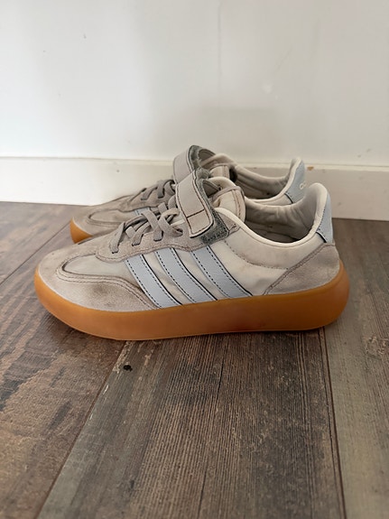 Adidas Kengät 33