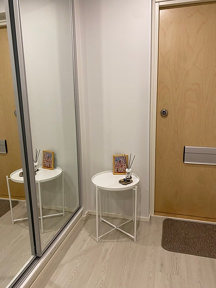 IKEA valkoinen sivupöytä