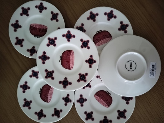 Taika Sato -aluslautaset 15 cm