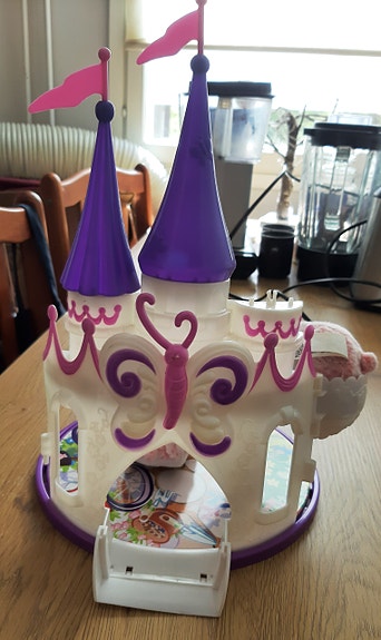 Zhu Zhu pets linna ja kaksi hamsteria