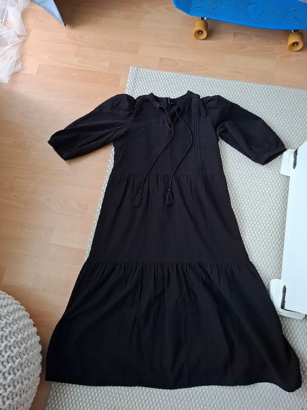 Vero moda musta maximekko