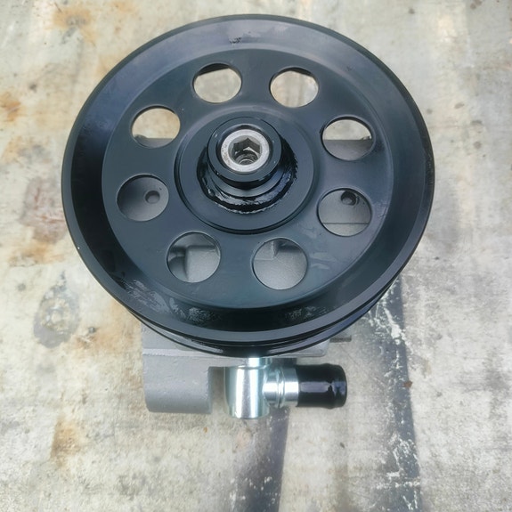 Ohjaustehostimen pumppu