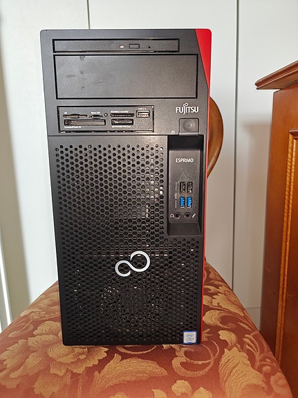 Fujitsu Esprimo pöytäkone i5 8400