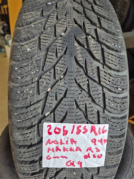 Kitkärenkaat 205/55r16 94r Nokian hakka r3