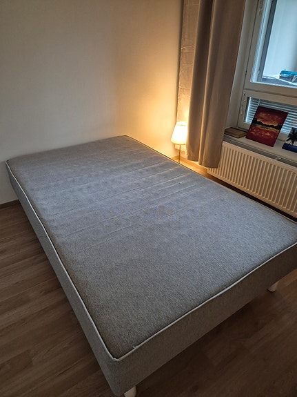Siisti 120x200 cm runkopatjasänky + 5 cm petauspatja