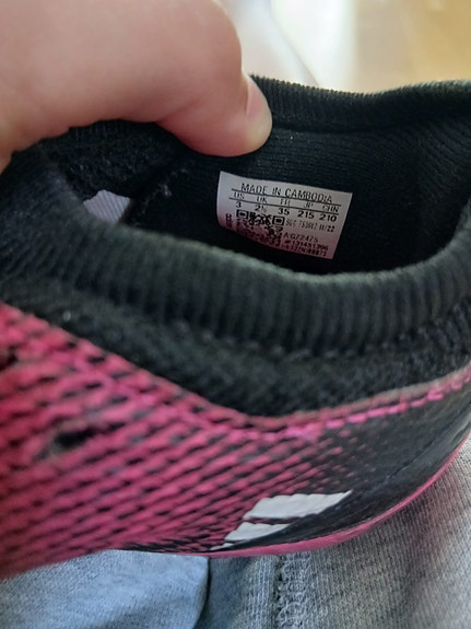 adidas nappikset