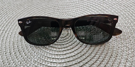 Ray-Ban New Wayfarer RB2132 aurinkolasit ruskea unisex